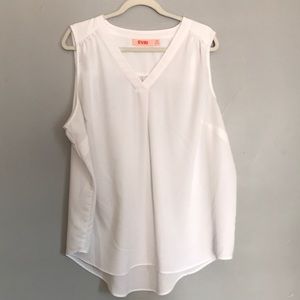 Sleeveless vneck tunic top